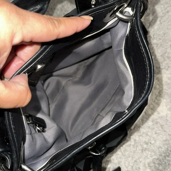 FIRM! EUC 2 Piece Coach Parker OP Art Shoulder Bag & Wristlet - Picture 6 of 10